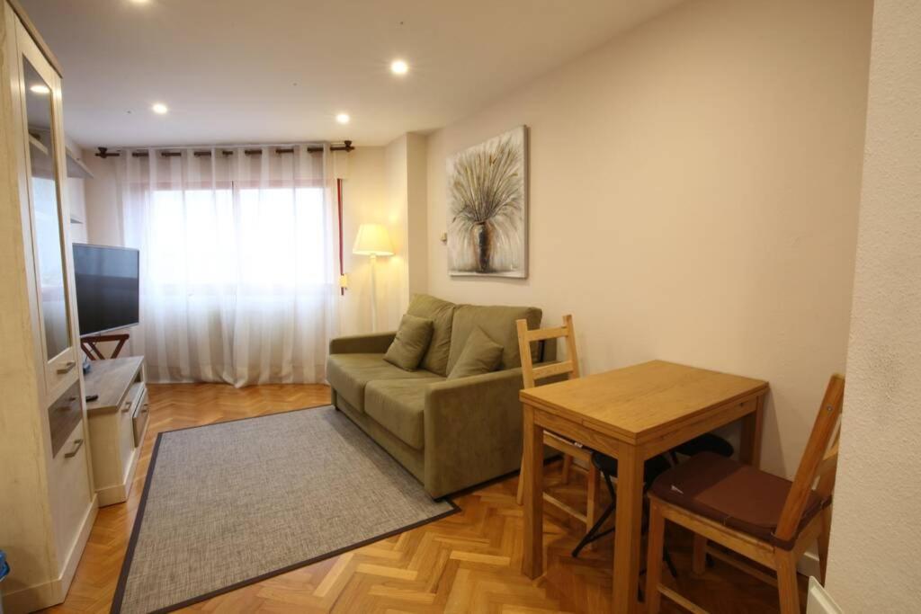 Apartamento Oviedo Las Palomas Exterior photo